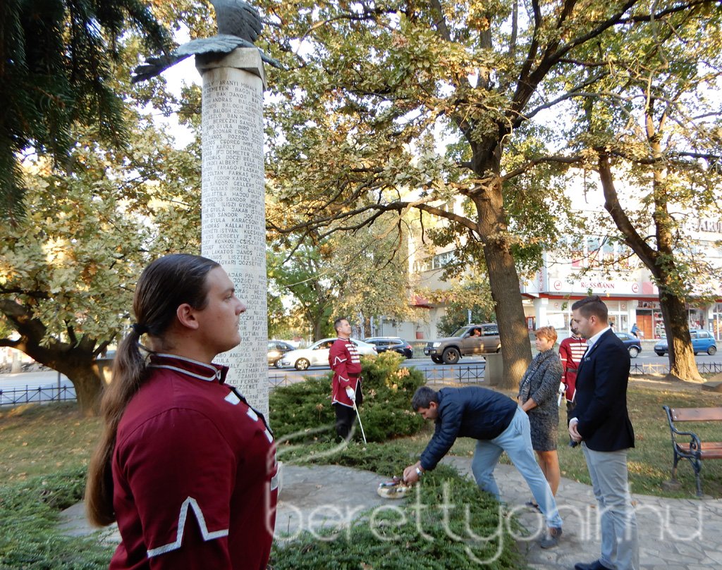 A II. világháború áldozataira emlékeztünk 18